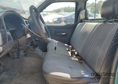 1995 Nissan Truck E/Xe z USA, uszkodzony, nr VIN 1N6SD11SXSC469453